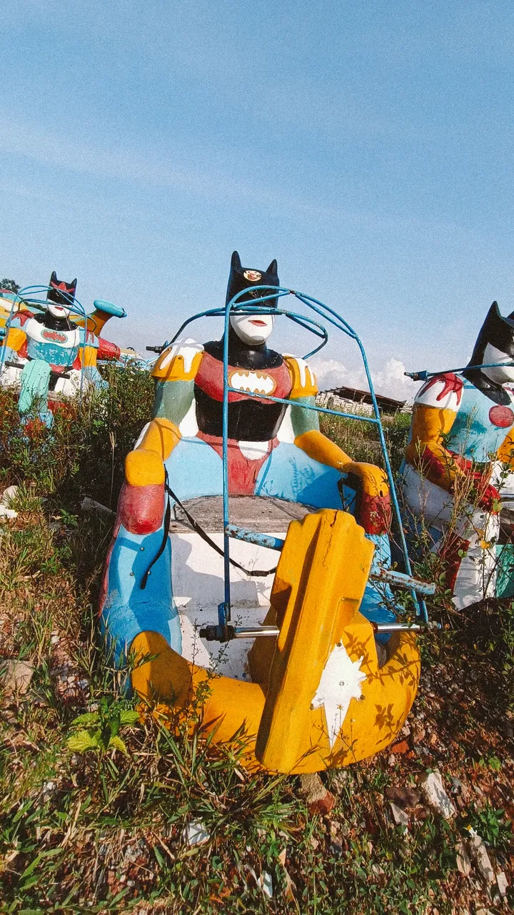 Original analog photograph — Totem